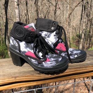 Palladium Black, White & Pink Floral Rose Chunky-Heel Canvas Boots Size 7